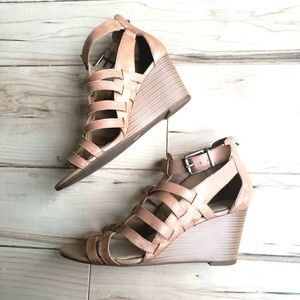 Jessica Simpson tan wedge sandal size 9m